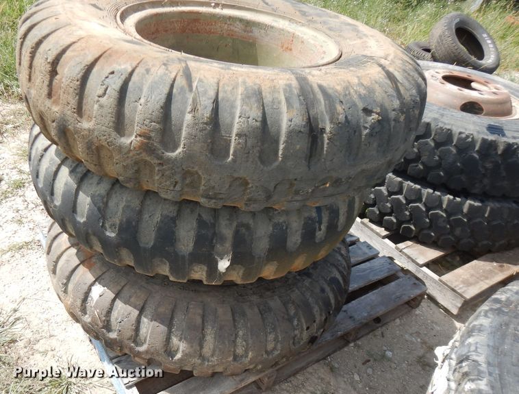 image for item FN9458 Approximately 12 tires and wheels