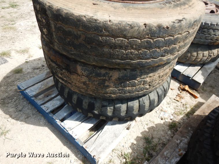image for item FN9458 Approximately 12 tires and wheels