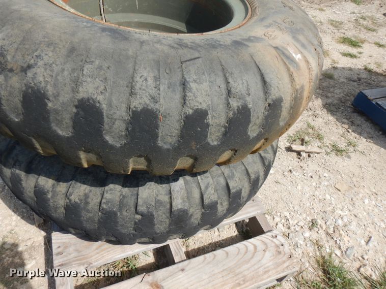 image for item FN9458 Approximately 12 tires and wheels