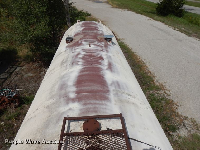 image for item FN9459 Steel storage tank