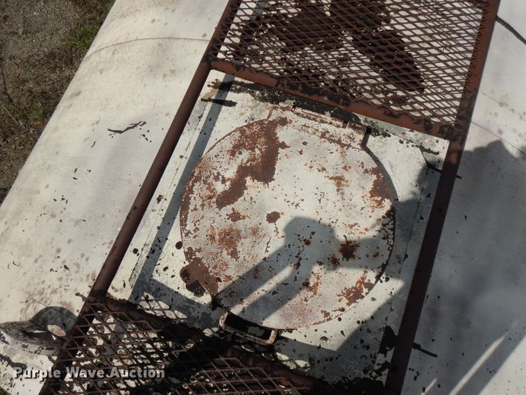 image for item FN9459 Steel storage tank