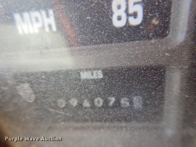 image for item FR9750 2001 International 4900  dump truck