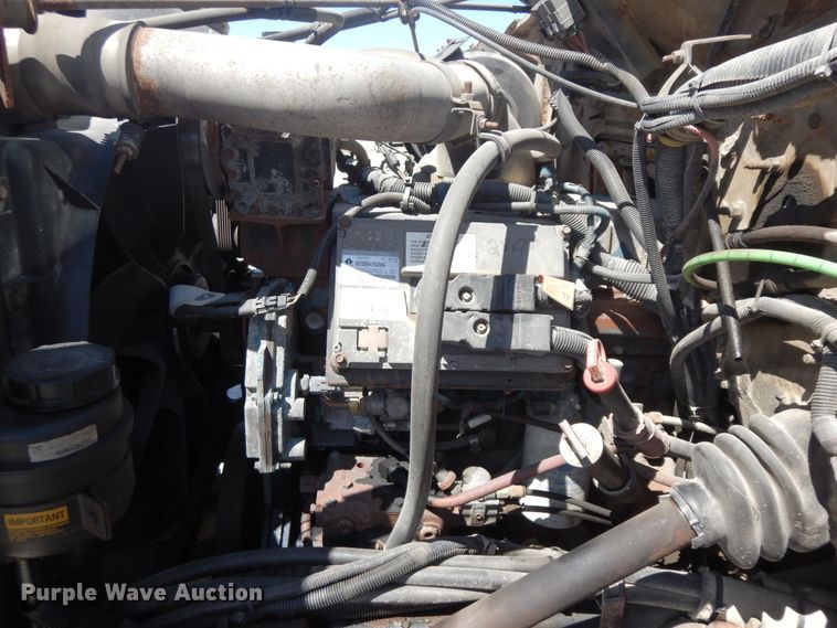 image for item FR9750 2001 International 4900  dump truck