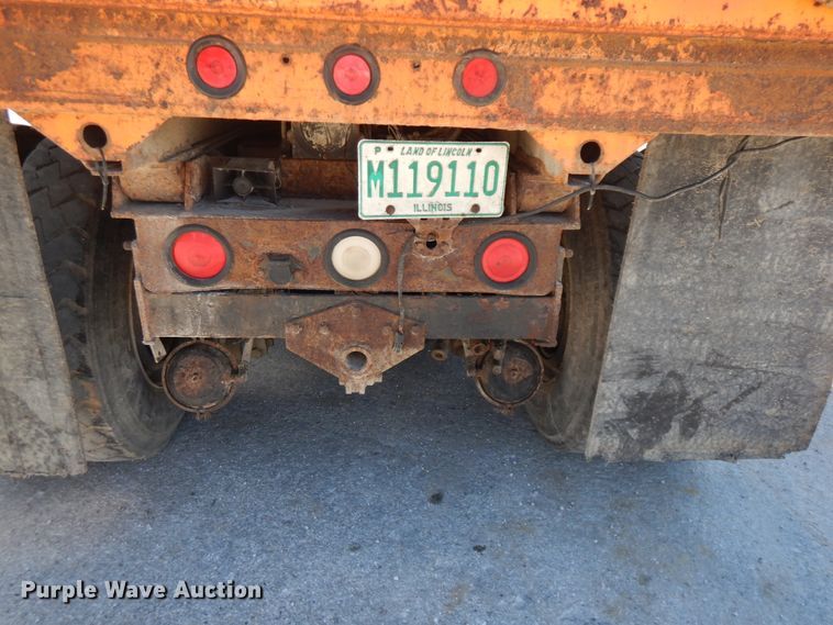 image for item FR9750 2001 International 4900  dump truck