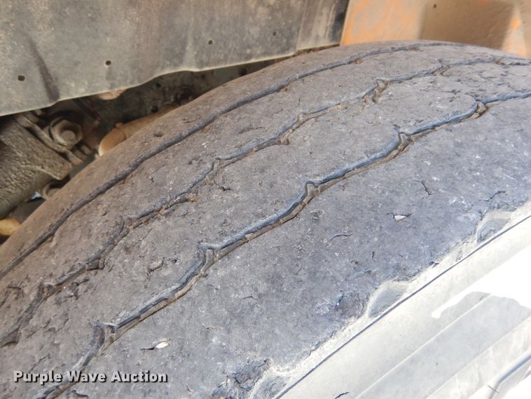 image for item FR9750 2001 International 4900  dump truck