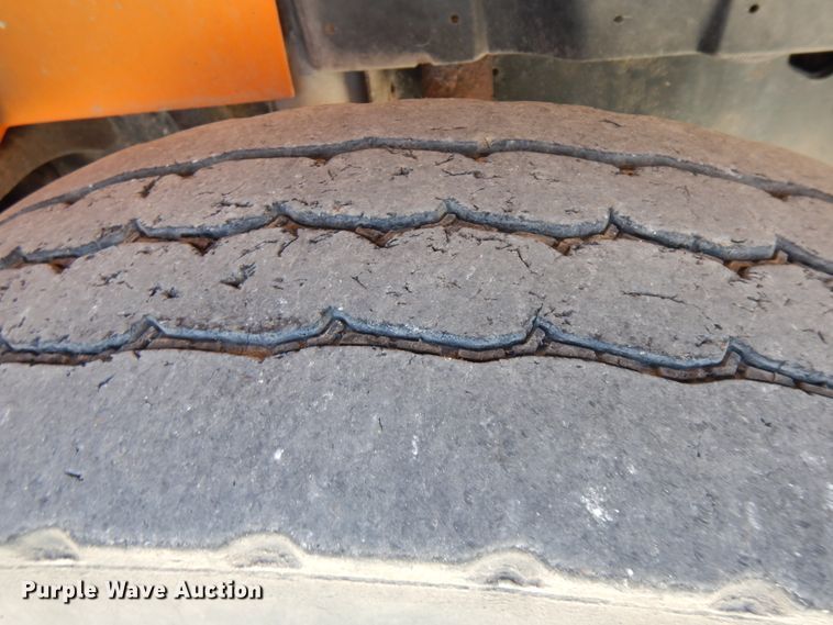 image for item FR9750 2001 International 4900  dump truck