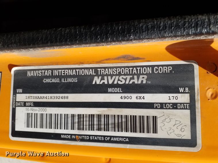 image for item FR9750 2001 International 4900  dump truck