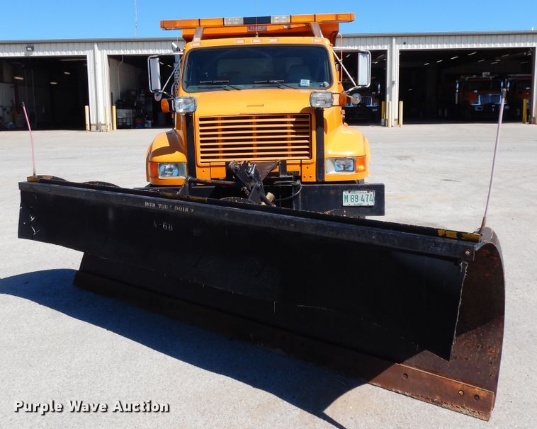 image for item FR9751 1995 International 4900  dump truck