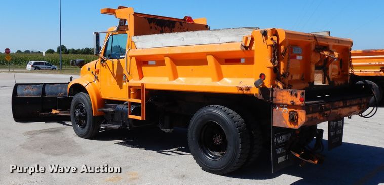 image for item FR9751 1995 International 4900  dump truck