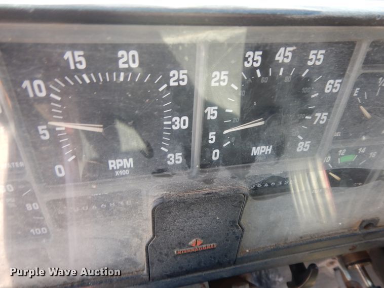 image for item FR9751 1995 International 4900  dump truck