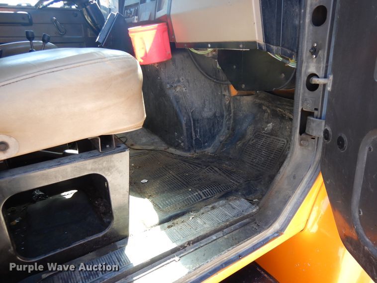 image for item FR9751 1995 International 4900  dump truck