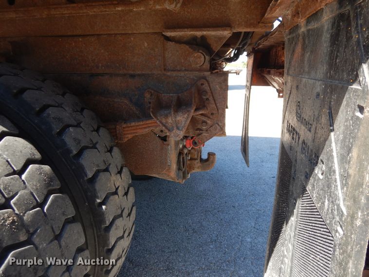 image for item FR9751 1995 International 4900  dump truck