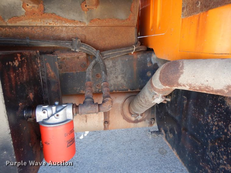 image for item FR9751 1995 International 4900  dump truck