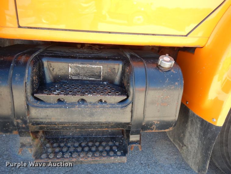 image for item FR9751 1995 International 4900  dump truck