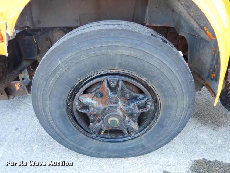 image for item FR9751 1995 International 4900  dump truck