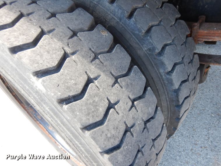 image for item FR9751 1995 International 4900  dump truck