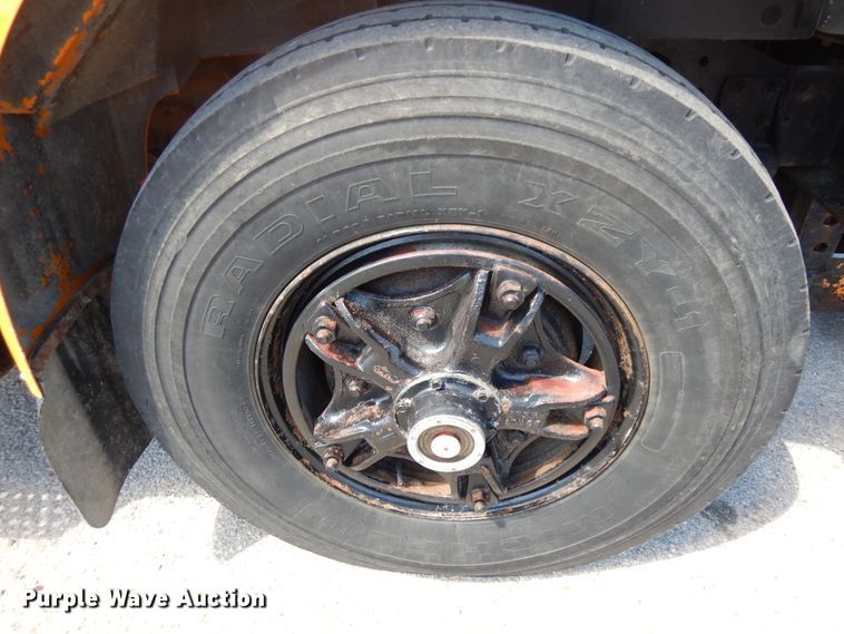 image for item FR9751 1995 International 4900  dump truck