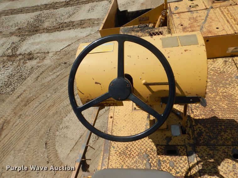 image for item FT9011 1991 Caterpillar AP-800B  paver