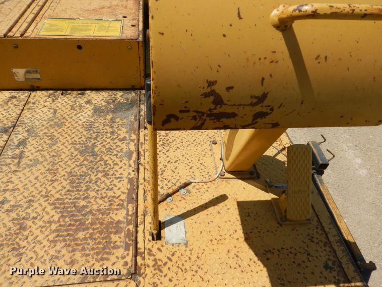 image for item FT9011 1991 Caterpillar AP-800B  paver