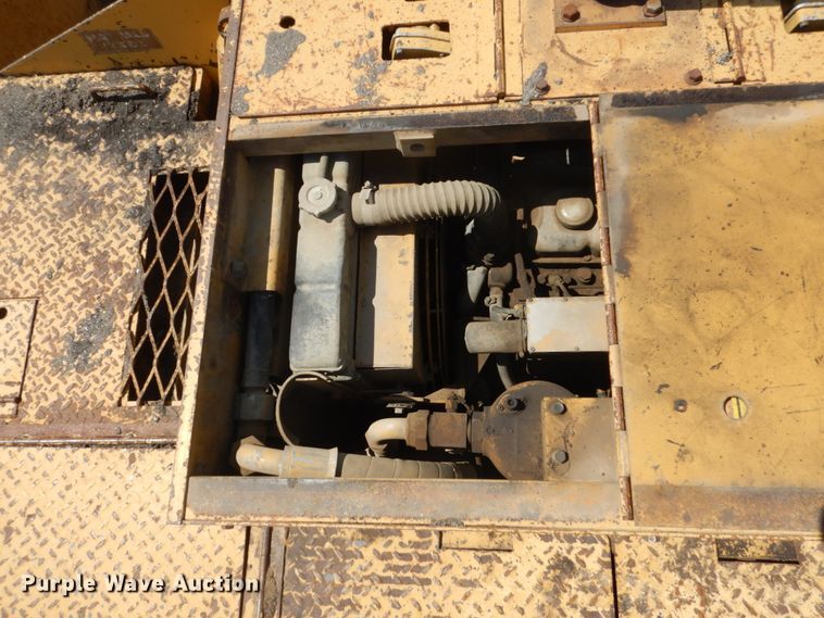 image for item FT9011 1991 Caterpillar AP-800B  paver