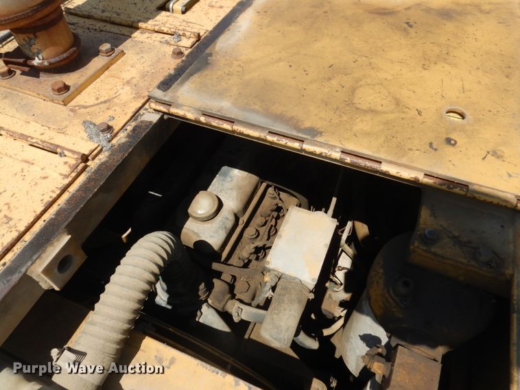 image for item FT9011 1991 Caterpillar AP-800B  paver