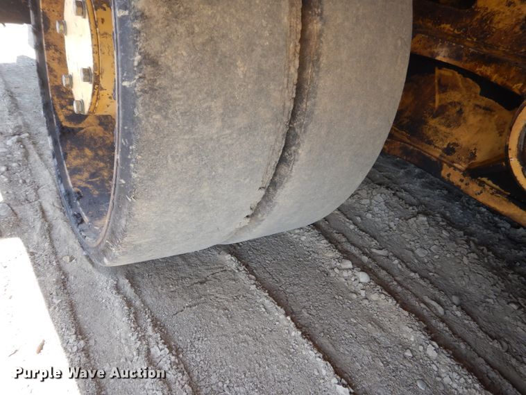 image for item FT9011 1991 Caterpillar AP-800B  paver