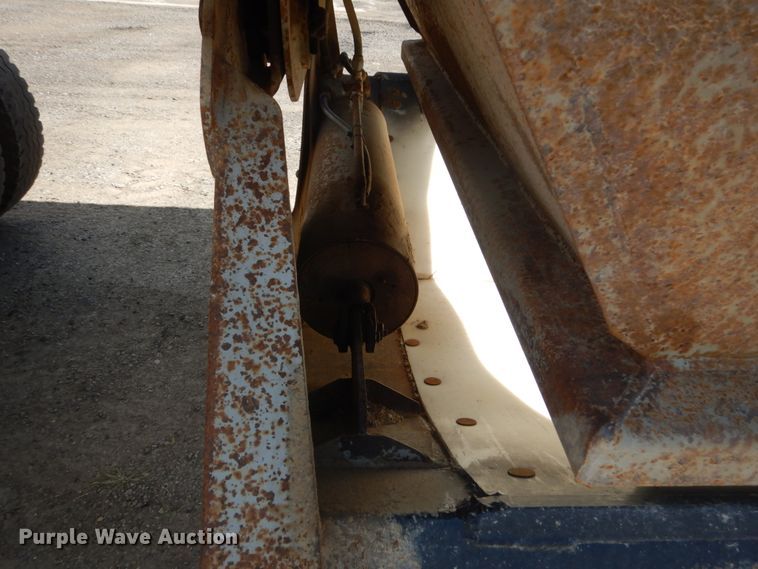 image for item FT9012 1999 Trail King TK54BDU bottom dump trailer