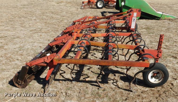 image for item GE9280 Unverferth Perfecta II field cultivator