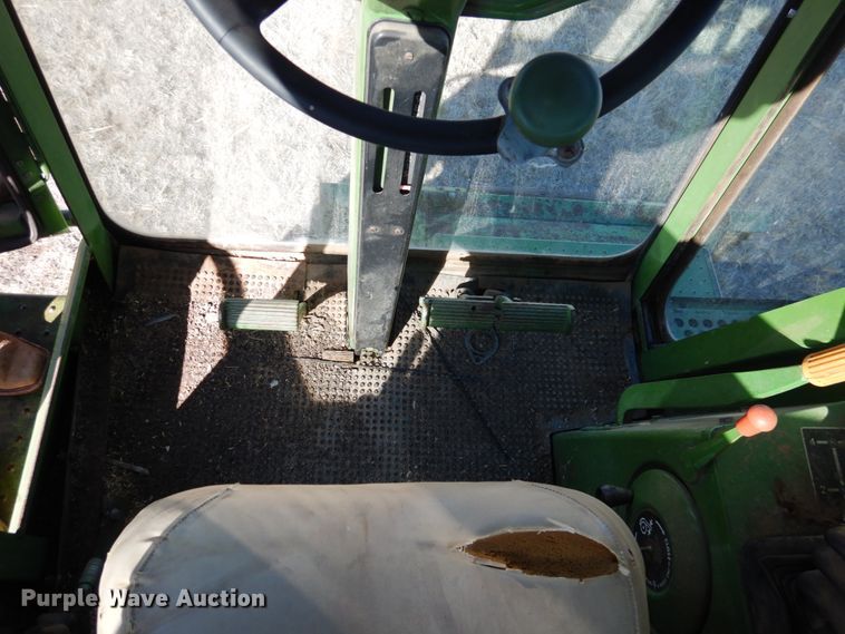 image for item GE9283 John Deere 4400 combine