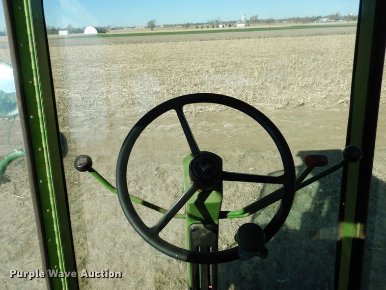 image for item GE9283 John Deere 4400 combine