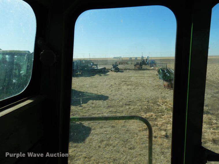 image for item GE9283 John Deere 4400 combine