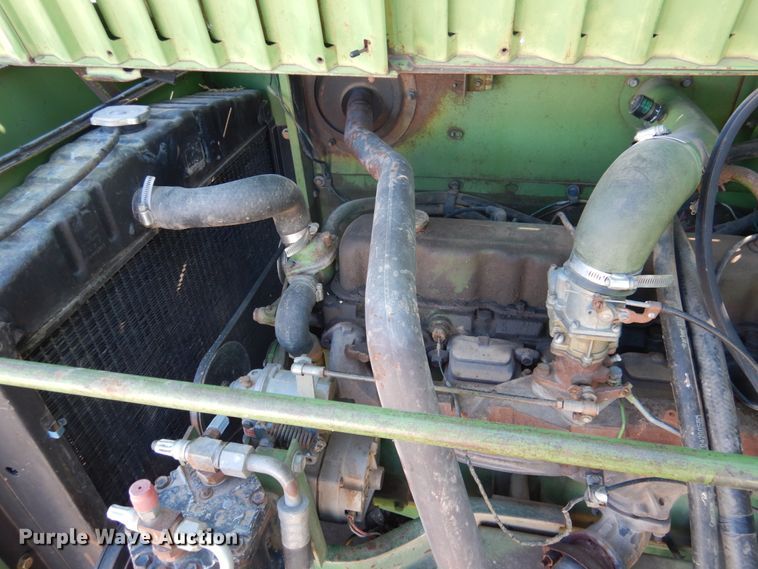 image for item GE9283 John Deere 4400 combine