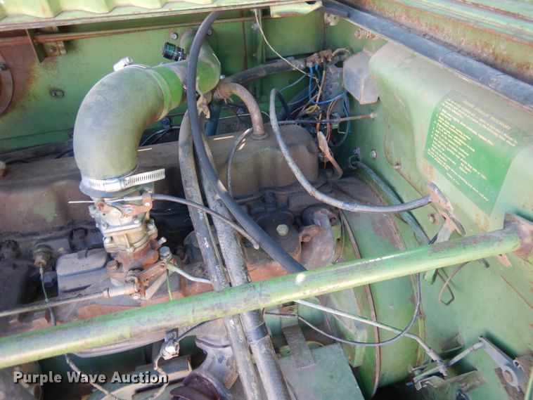 image for item GE9283 John Deere 4400 combine