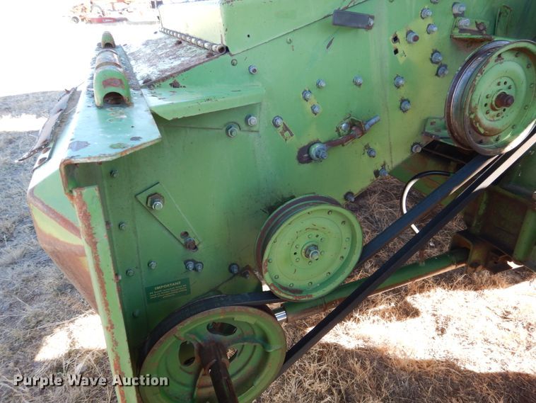 image for item GE9283 John Deere 4400 combine