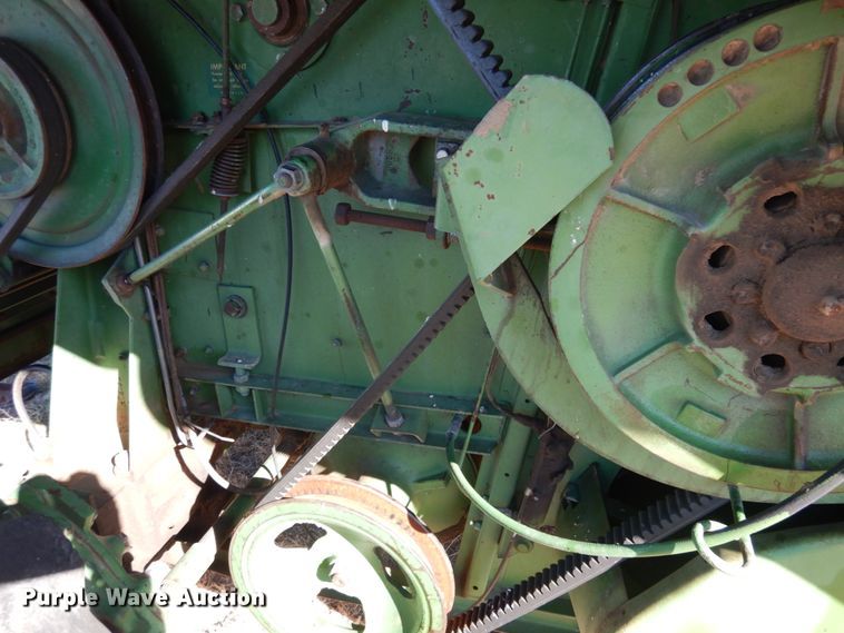 image for item GE9283 John Deere 4400 combine