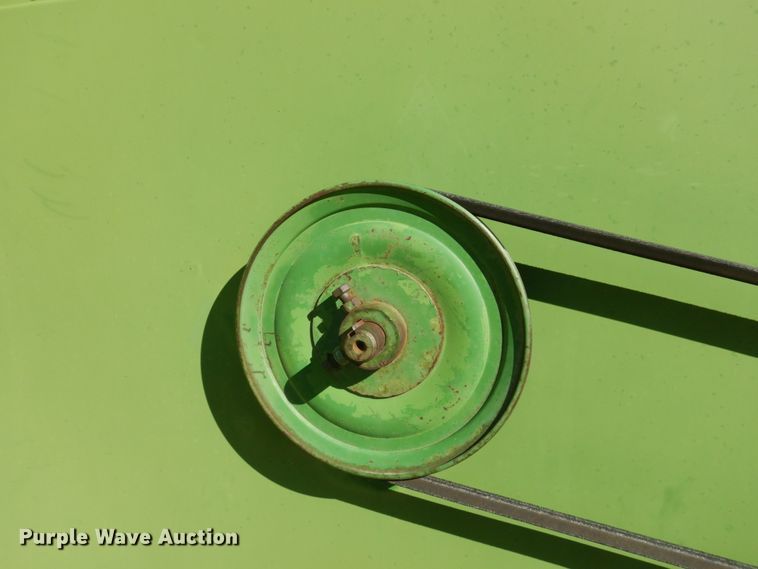 image for item GE9283 John Deere 4400 combine