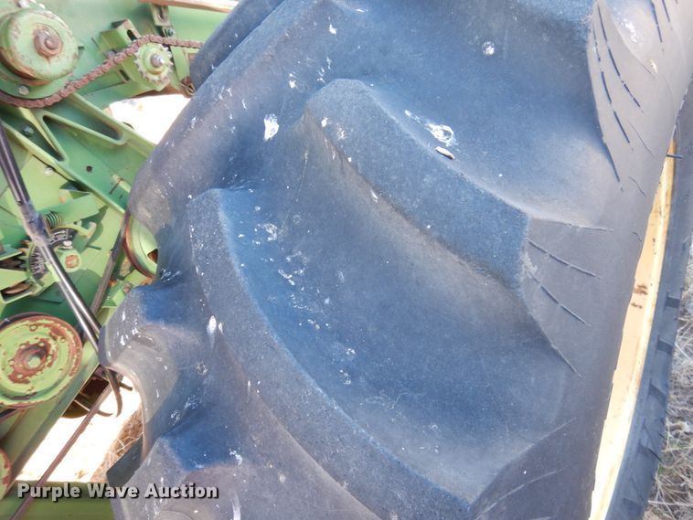 image for item GE9283 John Deere 4400 combine