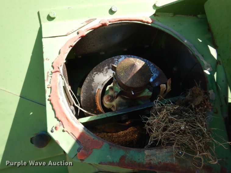 image for item GE9283 John Deere 4400 combine