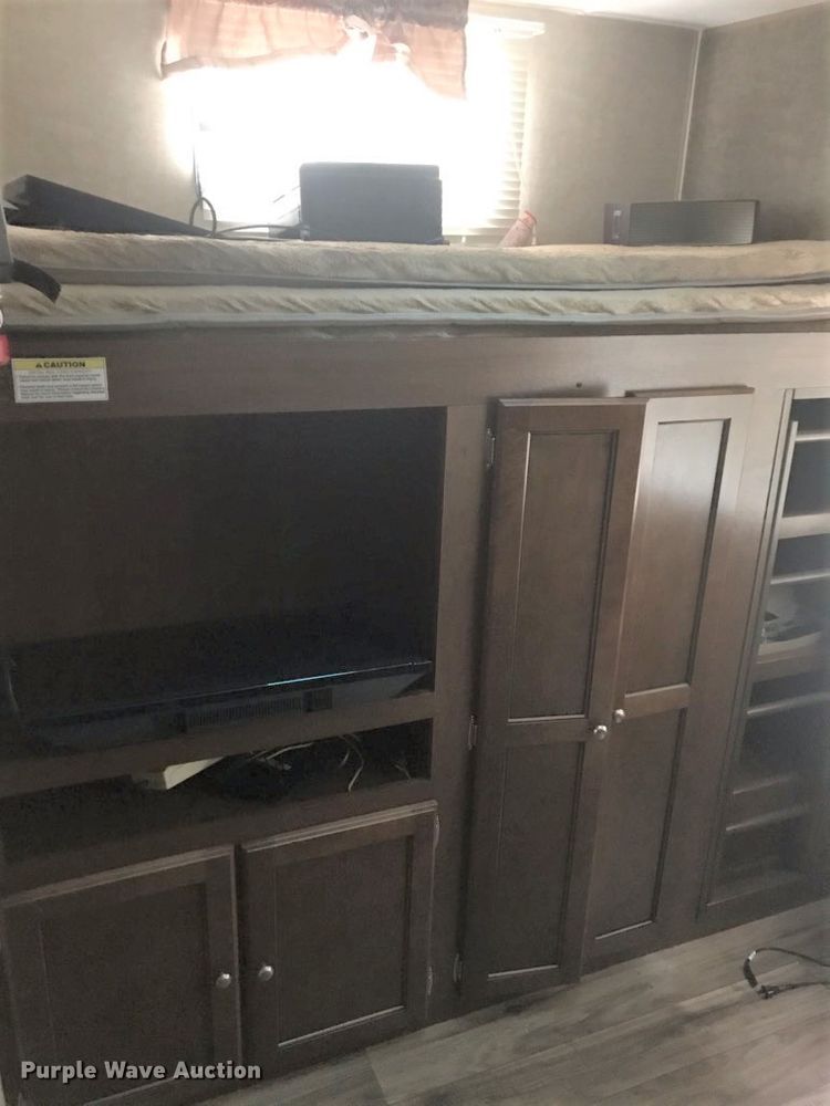 image for item GI9195 2016 Heartland 32P BHS Prowler  camper