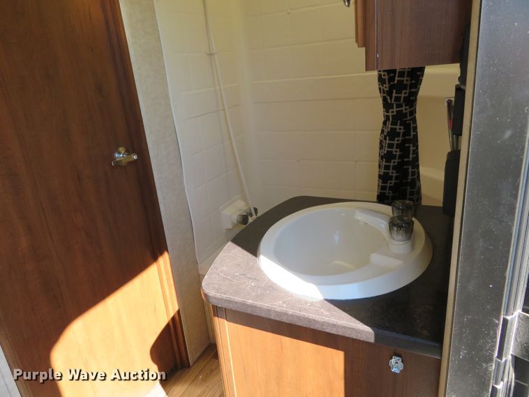 image for item GI9195 2016 Heartland 32P BHS Prowler  camper