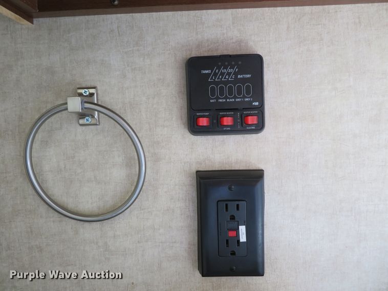 image for item GI9195 2016 Heartland 32P BHS Prowler  camper