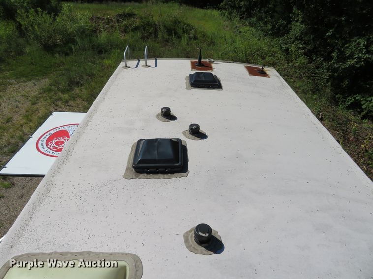 image for item GI9195 2016 Heartland 32P BHS Prowler  camper