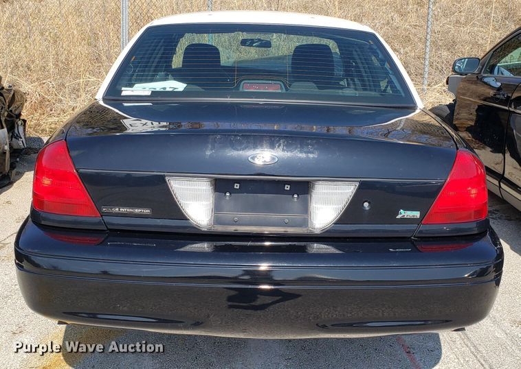 image for item GO9286 2011 Ford Crown Victoria Police Interceptor