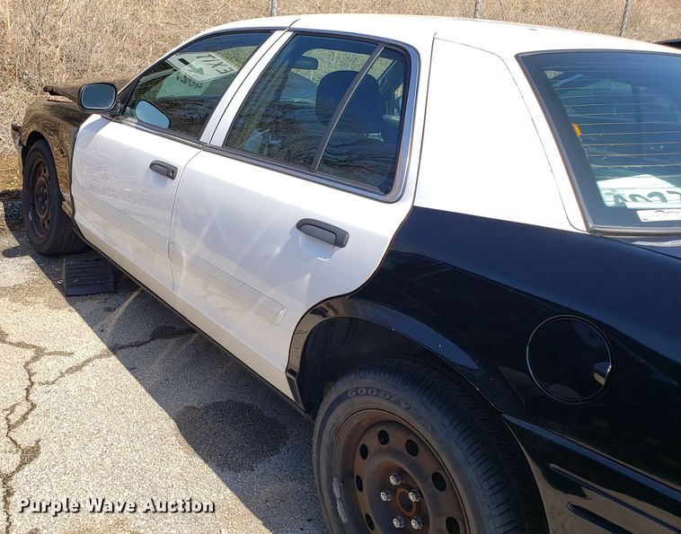 image for item GO9286 2011 Ford Crown Victoria Police Interceptor