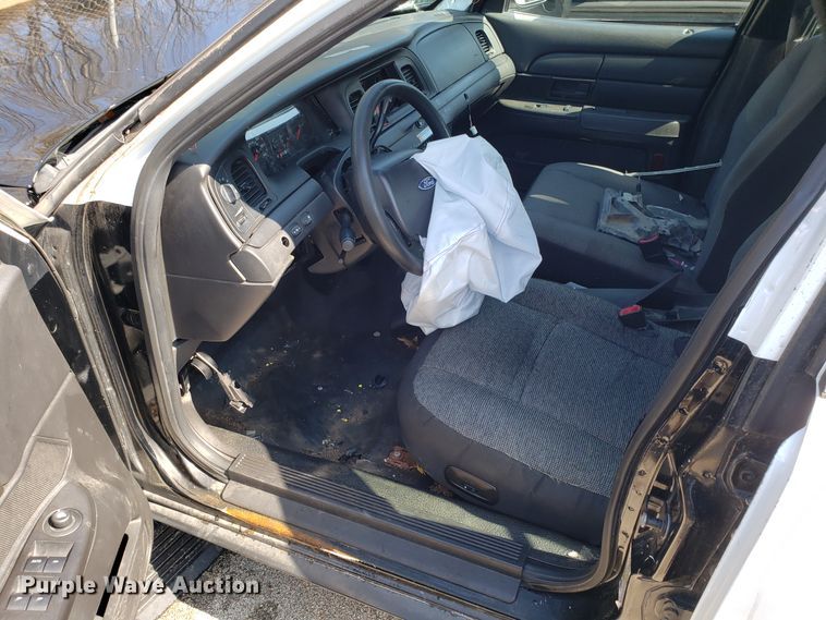 image for item GO9286 2011 Ford Crown Victoria Police Interceptor