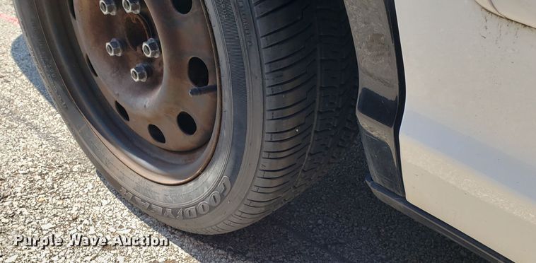 image for item GO9286 2011 Ford Crown Victoria Police Interceptor