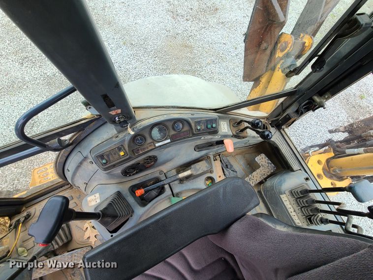 image for item GO9357 New Holland 675E  backhoe