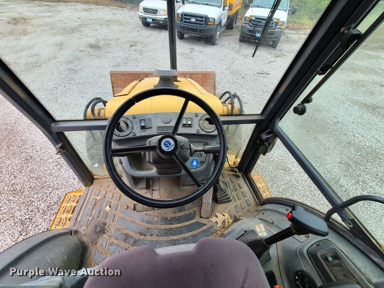 image for item GO9357 New Holland 675E  backhoe