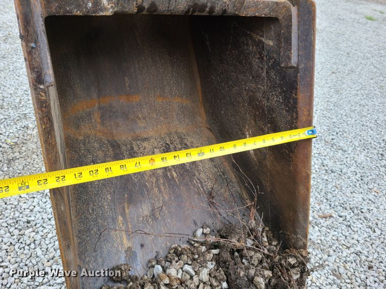 image for item GO9357 New Holland 675E  backhoe