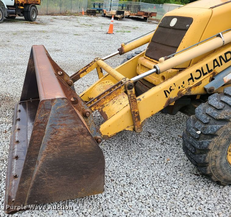 image for item GO9357 New Holland 675E  backhoe